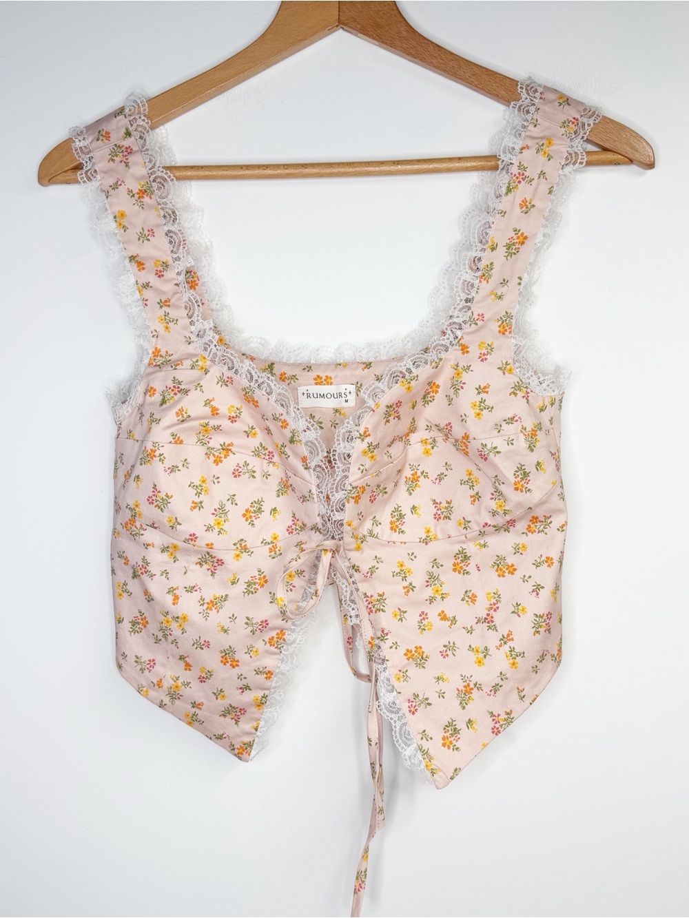 Rumors Lace Trimmed Peach Floral Tie Front Top Size Medium